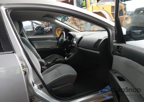 2011 Nissan Sentra 2.0 z USA, uszkodzony, nr VIN 3N1AB6AP2BL612030